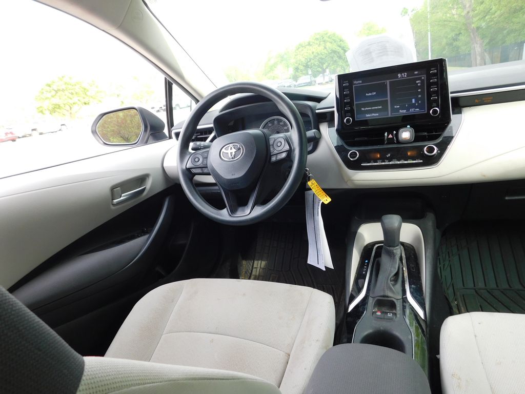 2020 Toyota Corolla LE 3