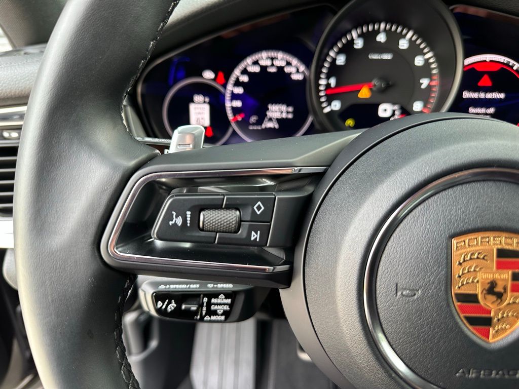 Thumbnail: 2023 Porsche Panamera - 21