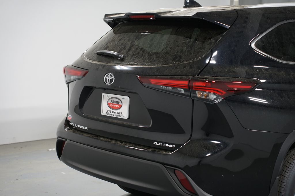 Thumbnail: 2026 Toyota Highlander - 10