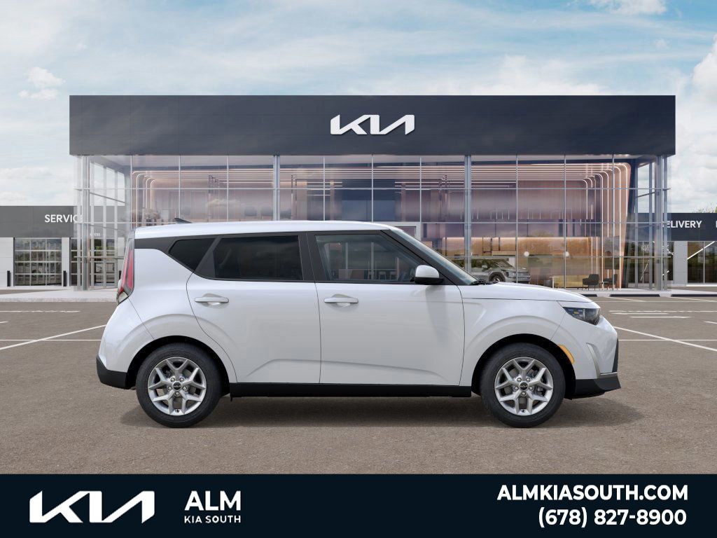 2025 Kia Soul LX photo 5