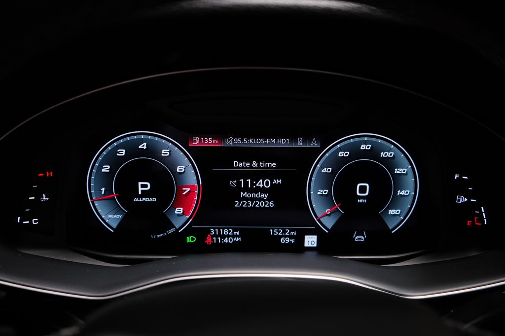 Thumbnail: 2023 Audi SQ7 - 23