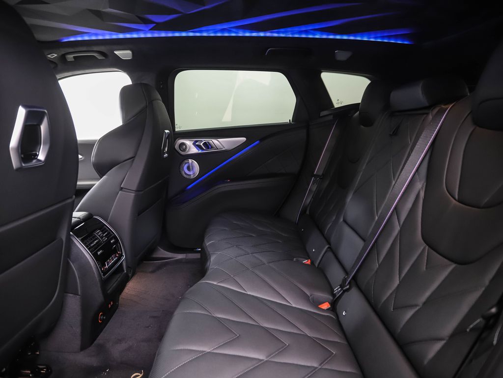 Thumbnail: 2026 BMW XM - 21