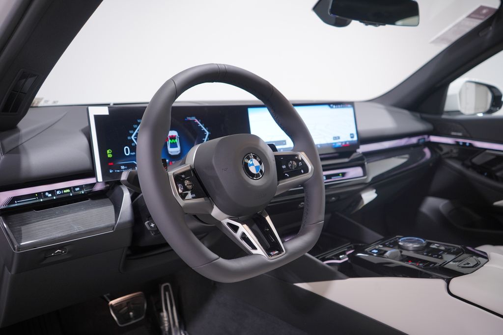 Thumbnail: 2026 BMW 5 Series - 6