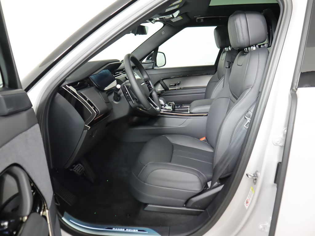 Thumbnail: 2025 Land Rover Range Rover Sport - 20