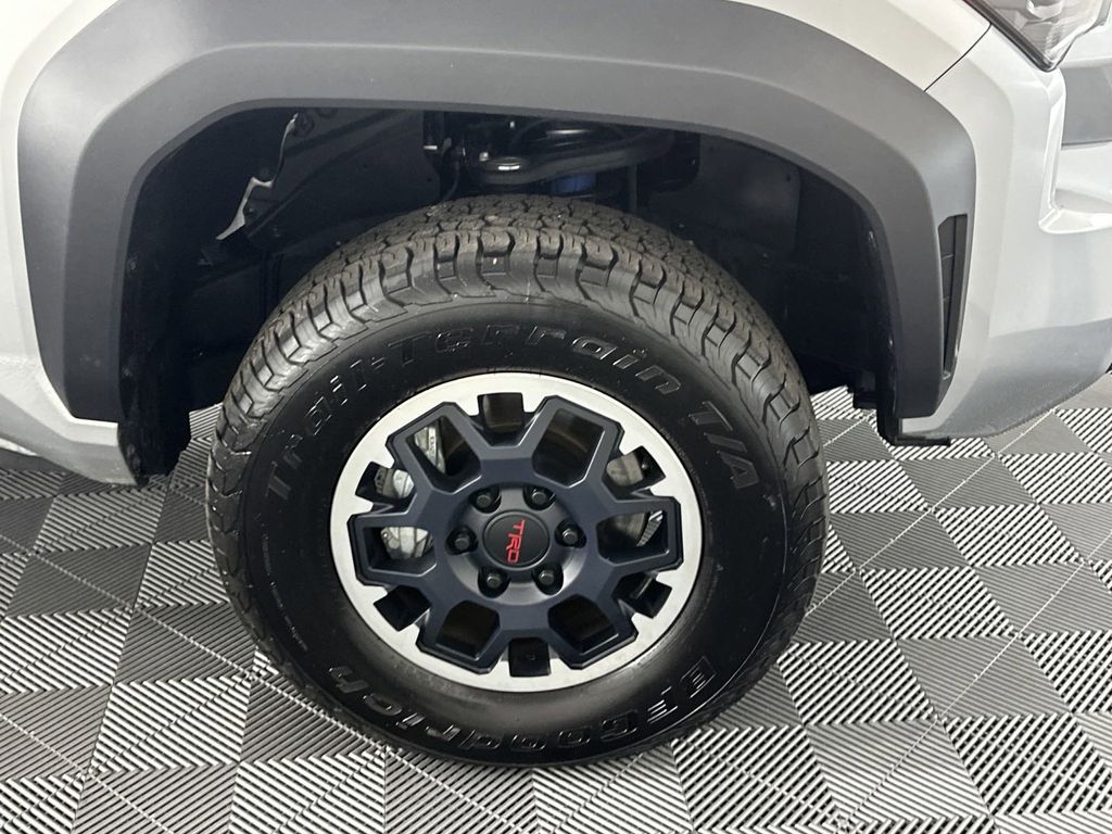 2024 Toyota Tacoma TRD Off-Road 10