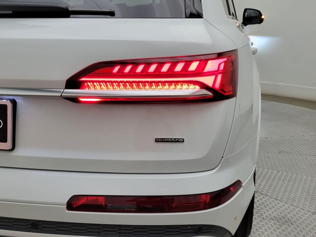 Thumbnail: 2026 Audi Q7 - 8