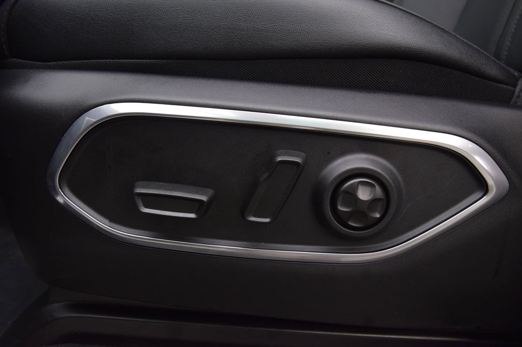 new 2026 Jeep Grand Wagoneer L car, priced at $71,236