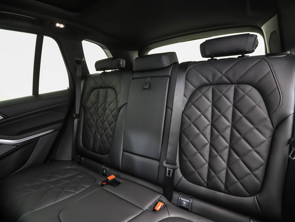 Thumbnail: 2026 BMW X5 - 23