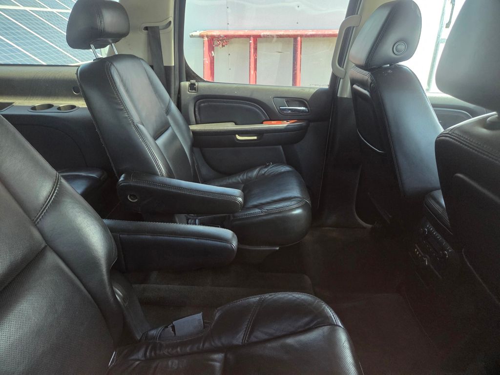 2007 Cadillac Escalade ESV Standard