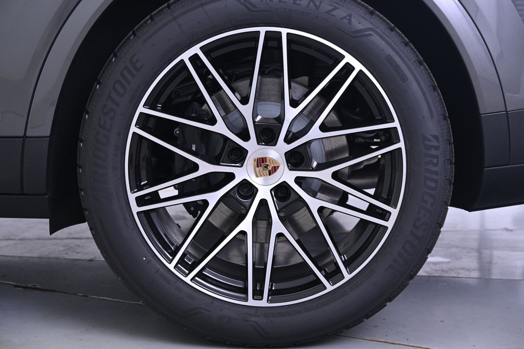 Thumbnail: 2025 Porsche Cayenne - 12