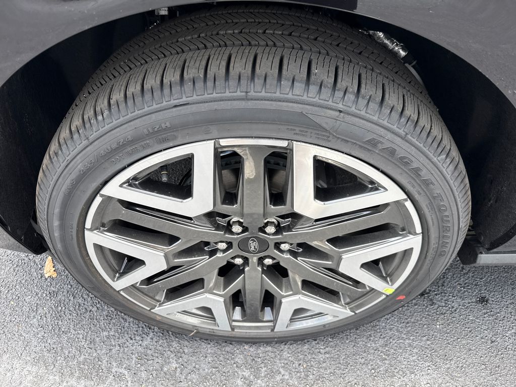 New 2026 Black Ford Platinum image 12