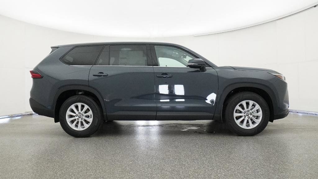 2025 Toyota Grand Highlander XLE 29