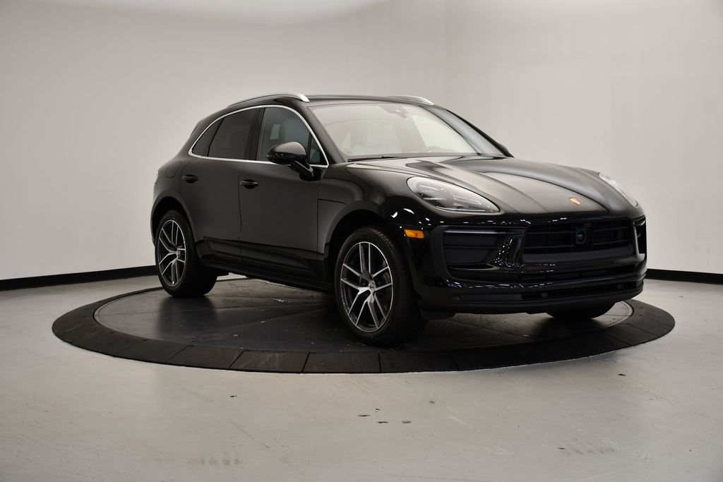 Thumbnail: 2026 Porsche Macan - 9