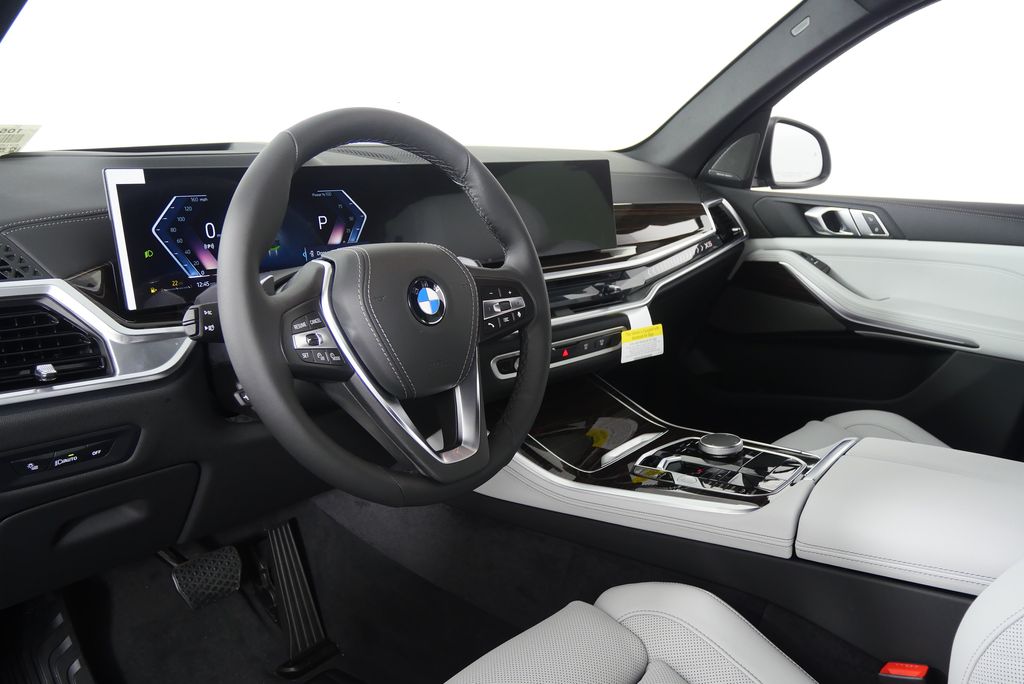 Thumbnail: 2026 BMW X5 - 12