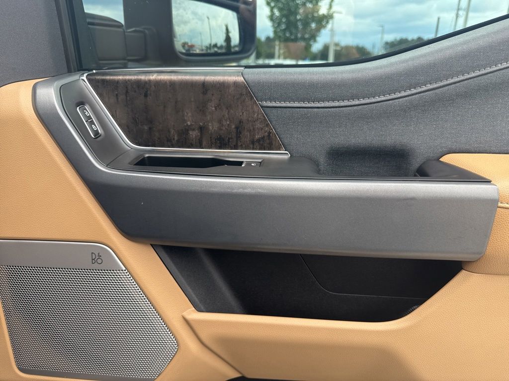 2023 Ford F-350 Super Duty LARIAT
