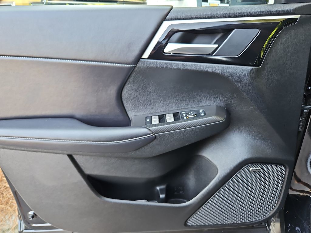 2025 Mitsubishi Outlander 25