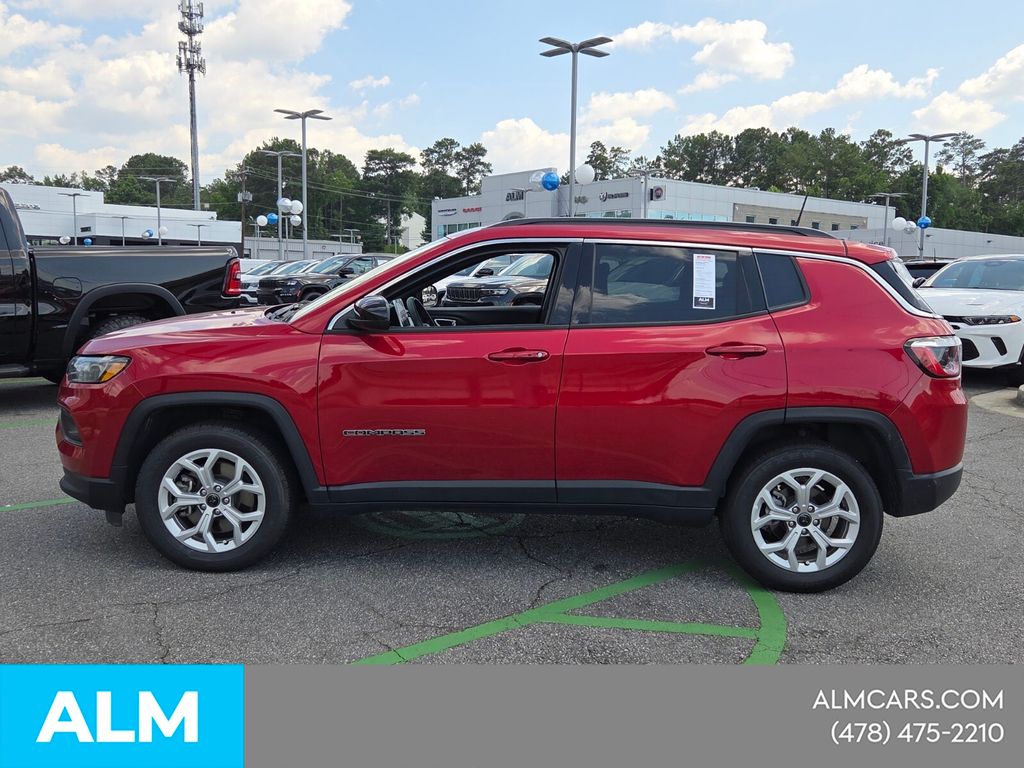Used 2025 Red Jeep Latitude image 5
