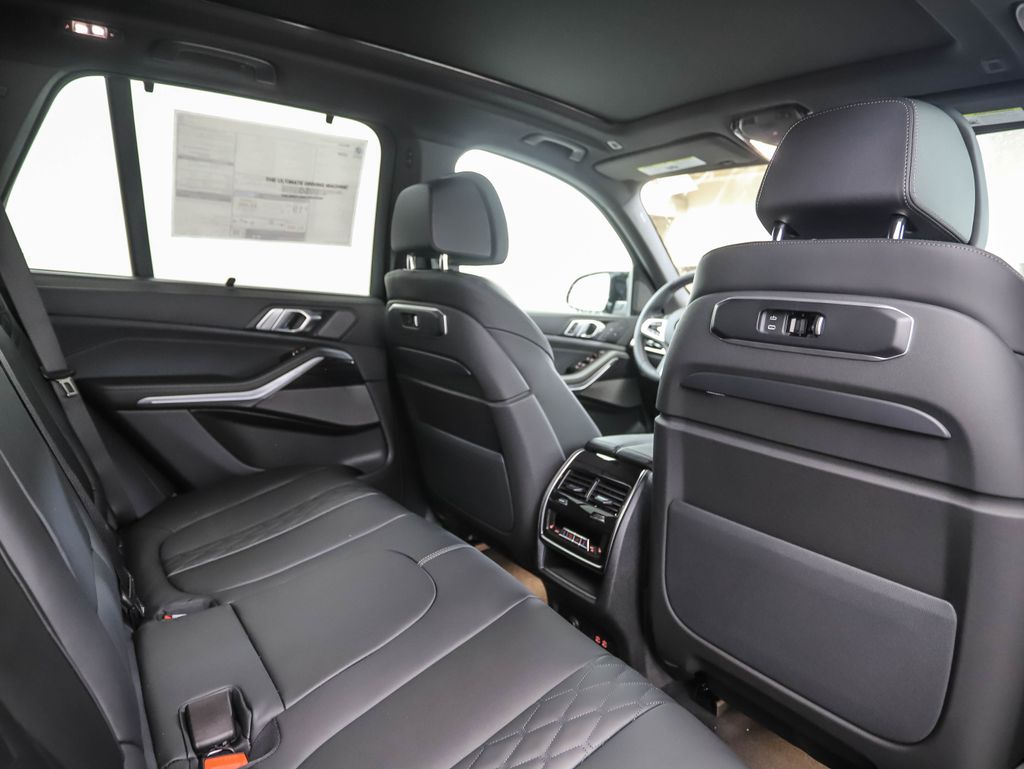 Thumbnail: 2026 BMW X5 - 25