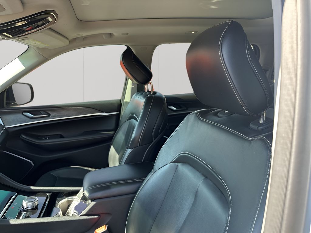 Used 2021 Silver Jeep Limited image 28