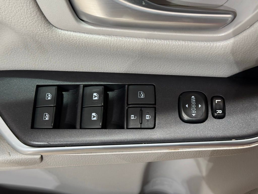 Thumbnail: 2015 Toyota Camry - 15