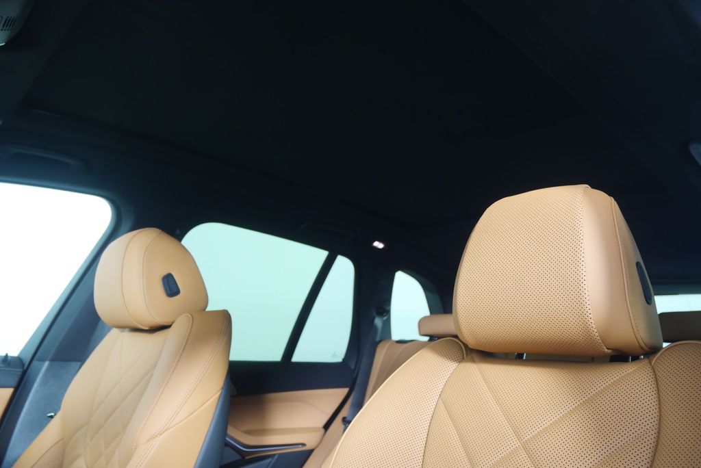 Thumbnail: 2026 BMW X5 - 12