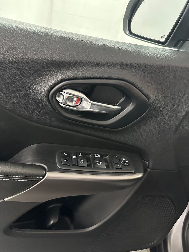 used 2019 Jeep Cherokee car, priced at $15,985