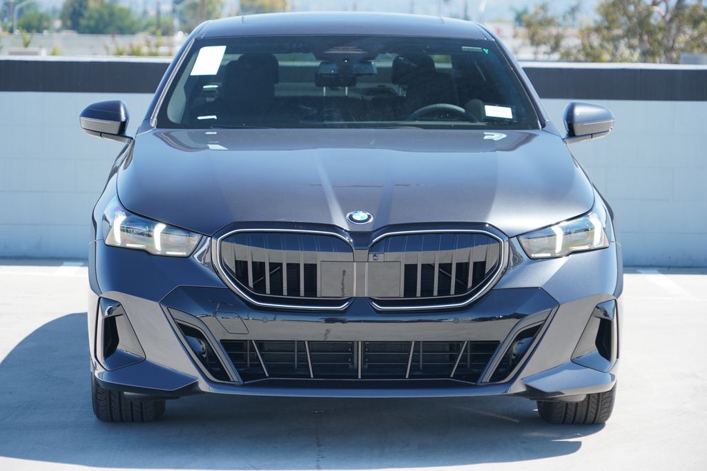 Thumbnail: 2026 BMW 5 Series - 2