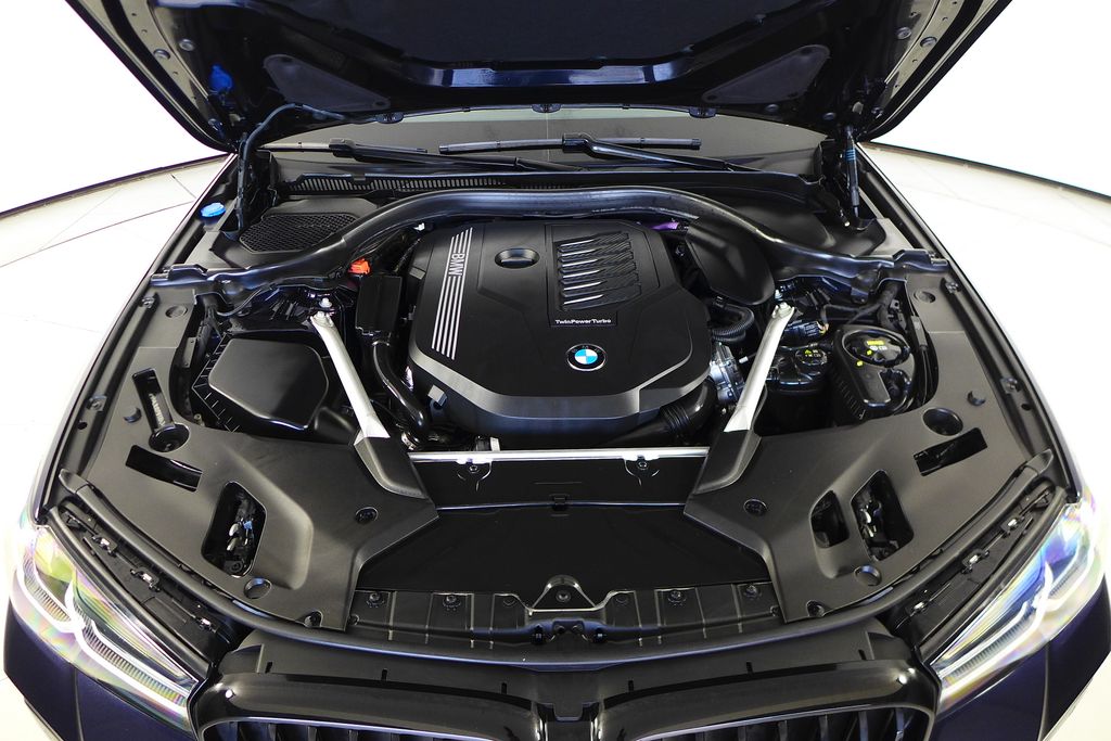 Thumbnail: 2023 BMW 5 Series - 6