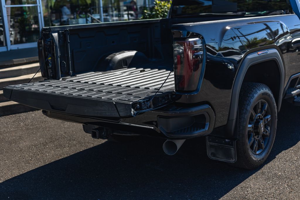 2025 GMC Sierra 3500HD AT4 thumbnail 8