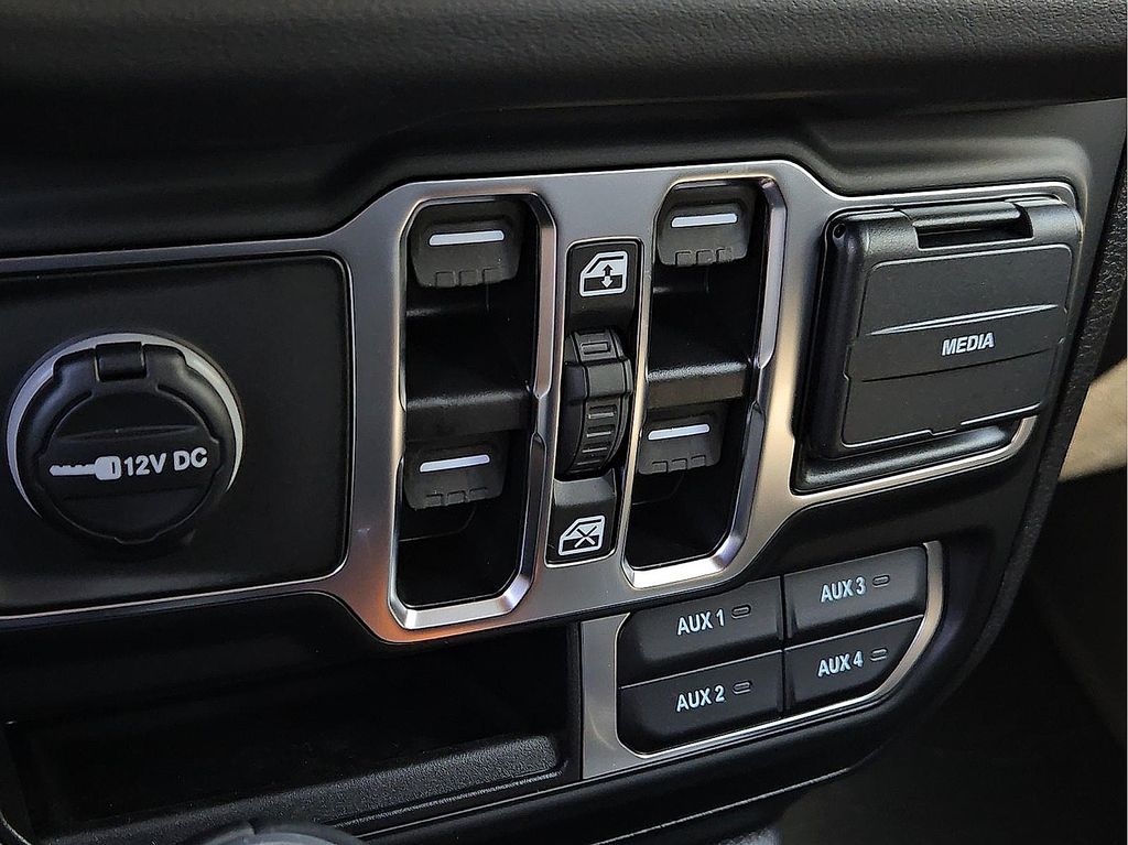 New 2026 Jeep Wrangler For Sale in Farmington, AR