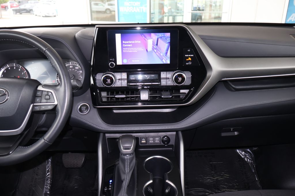 2024 Toyota Highlander LE 14