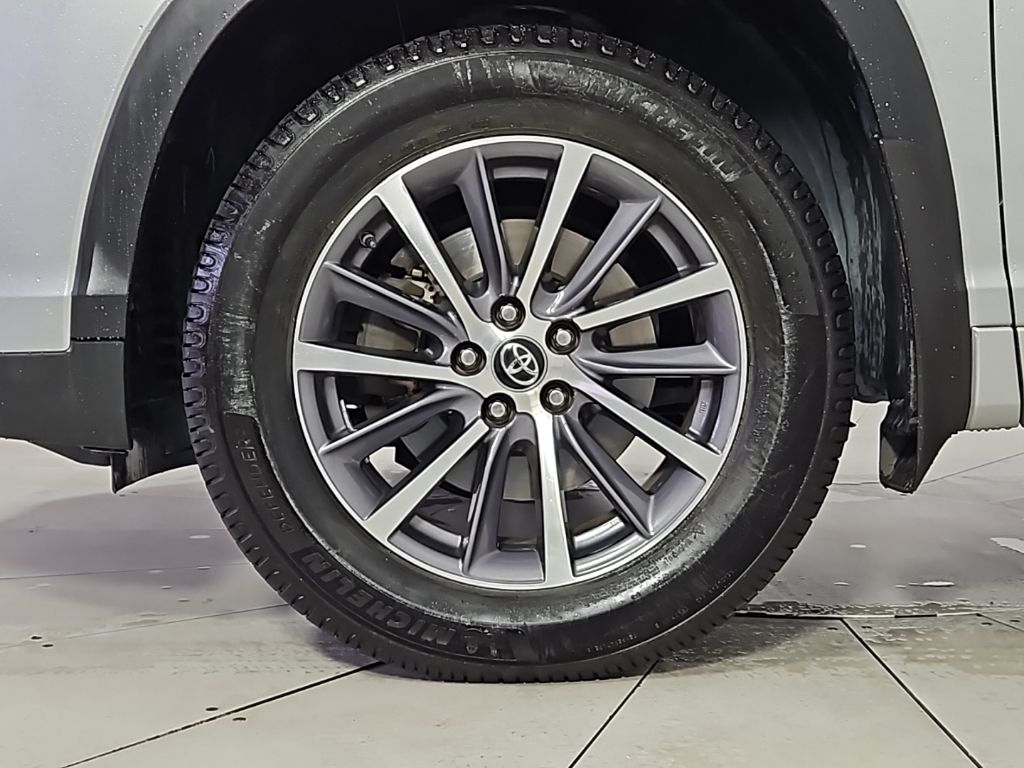 Thumbnail: 2017 Toyota Highlander - 5