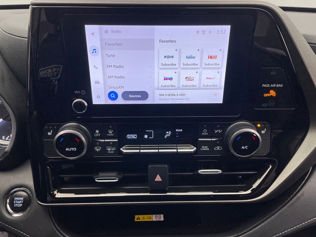 2023 Toyota Highlander XLE 25