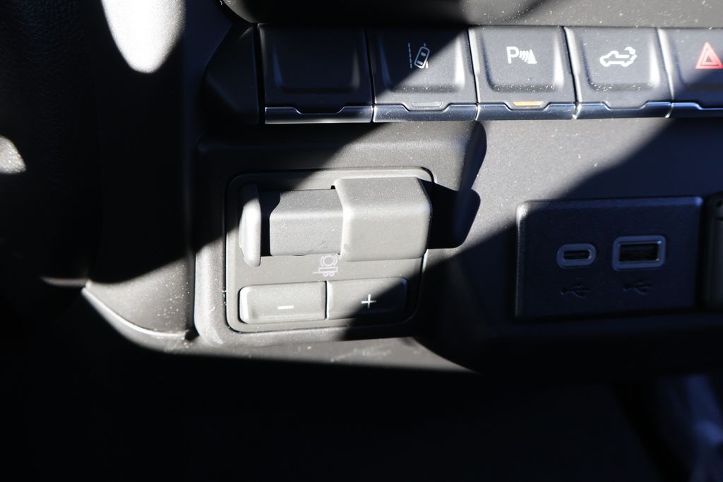 Thumbnail: 2026 Chevrolet Silverado 2500 - 29