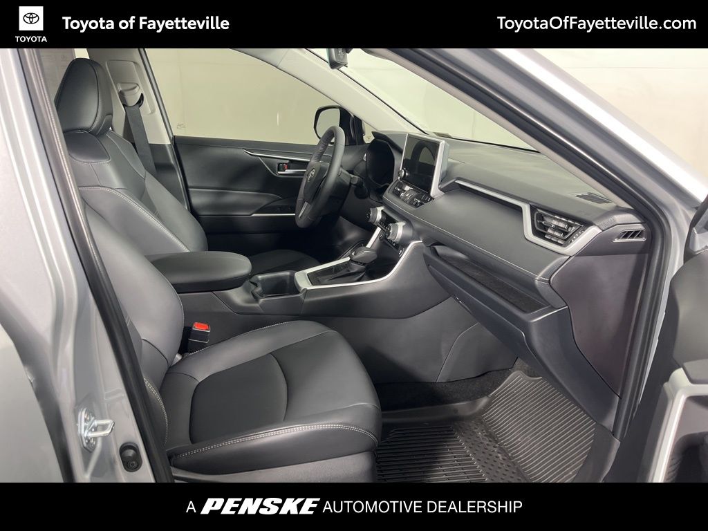 Thumbnail: 2025 Toyota RAV4 - 8