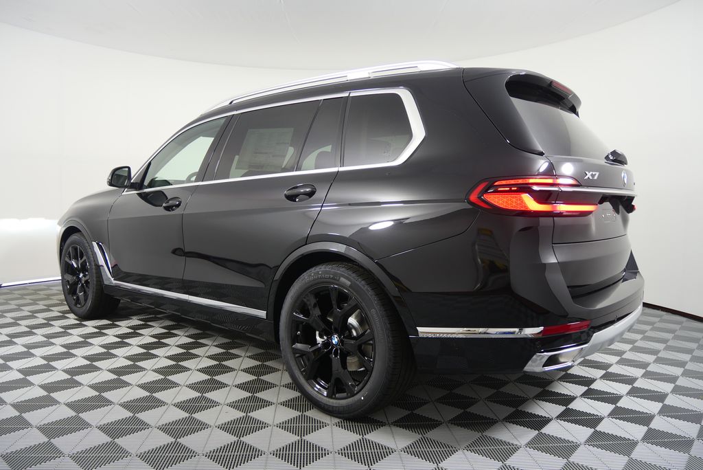 Thumbnail: 2026 BMW X7 - 5