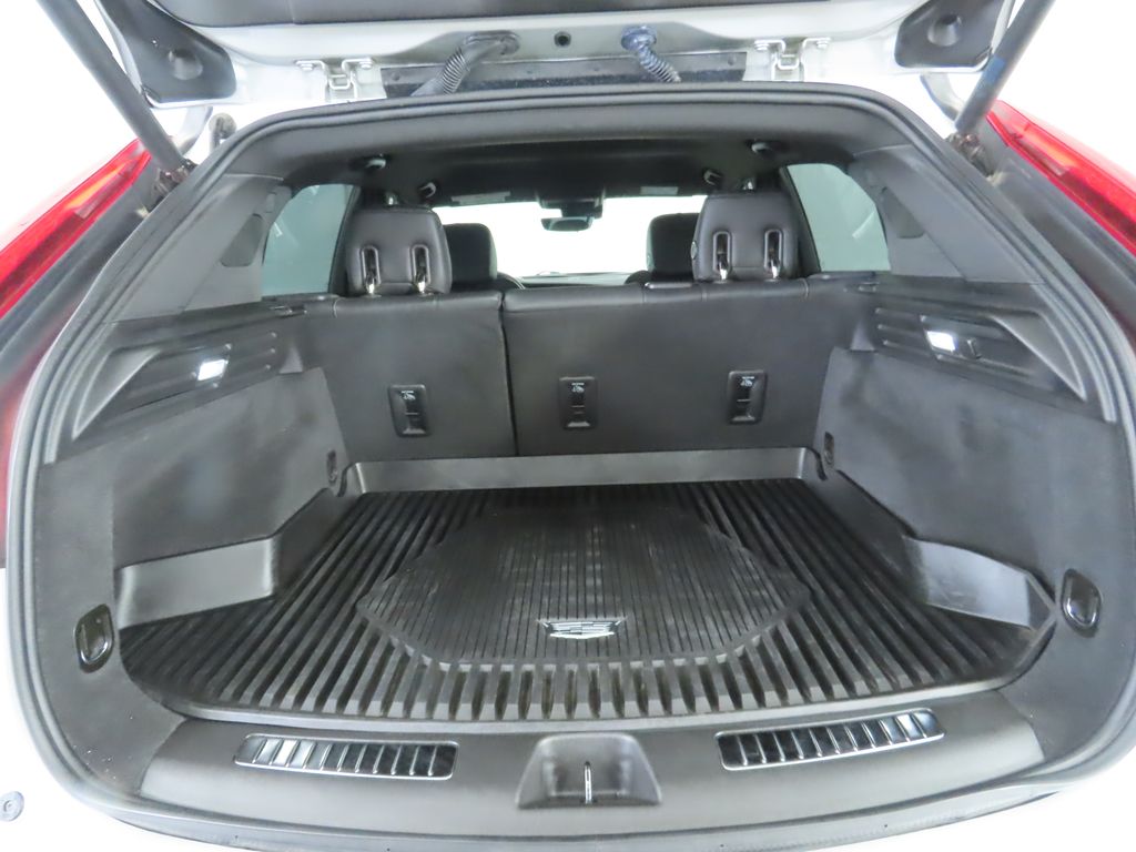 Thumbnail: 2022 Cadillac XT4 - 28