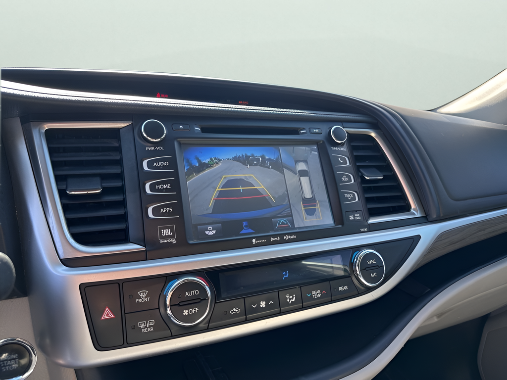 Used Car 2018 Toyota Highlander  For Sale Under $30,000 In Austin, Texas