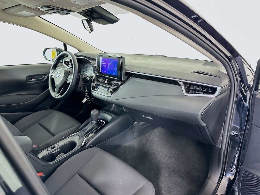 2023 Toyota Corolla LE 27