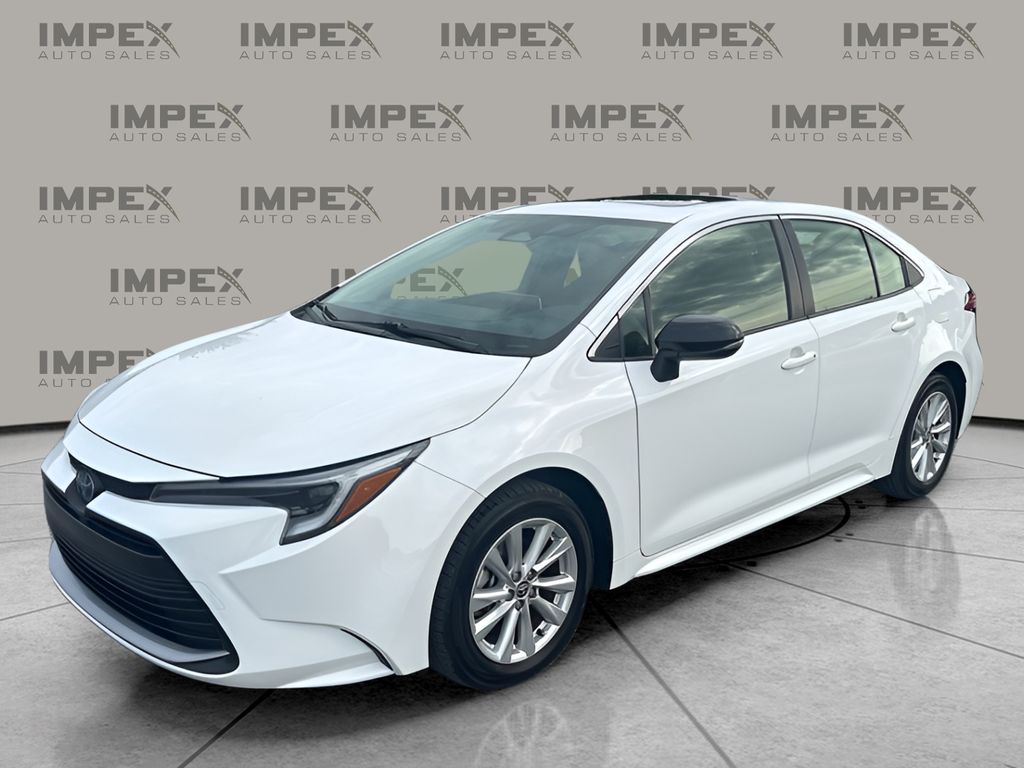 2024 Toyota Corolla Hybrid XLE's photo