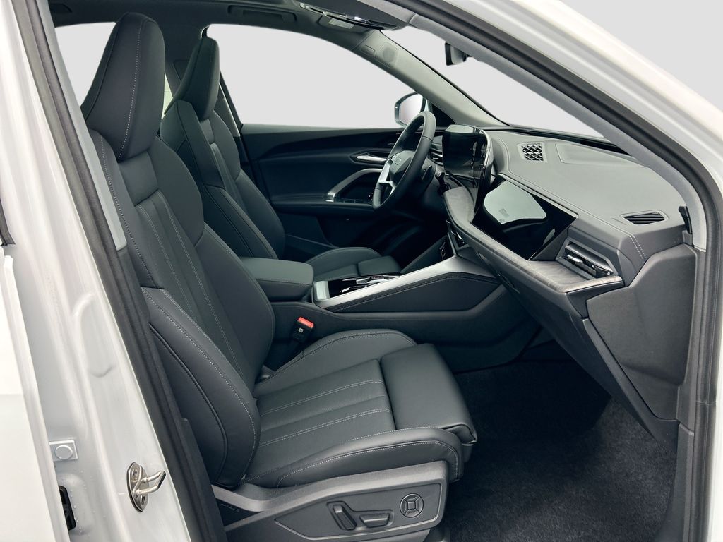 Thumbnail: 2025 Audi Q5 - 19