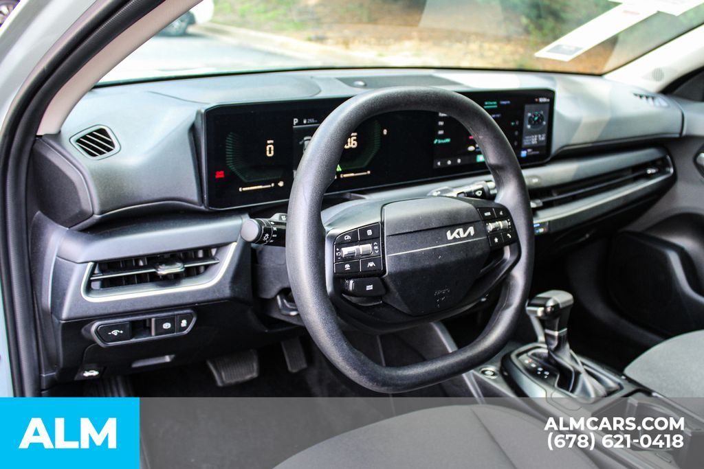 Used 2025 Blue Kia LXS image 31
