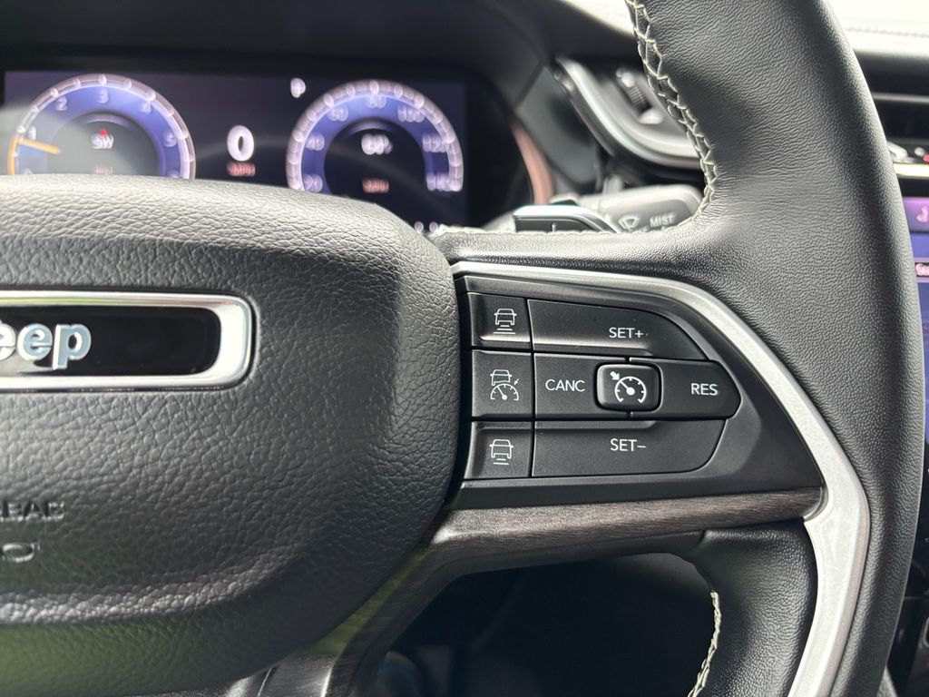 Used Car 2022 Jeep Grand Cherokee  Limited For Sale Under $30,000 In Austin, Texas