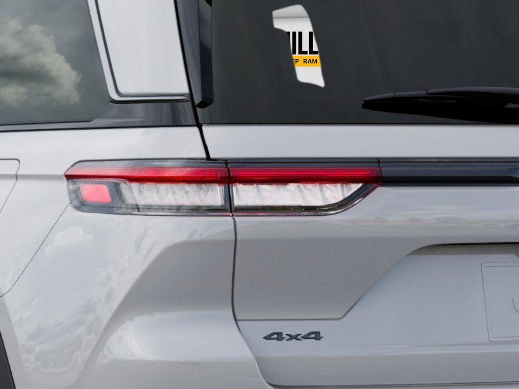 2026 Jeep Grand Cherokee Laredo White/off-white at South Hills CDJR