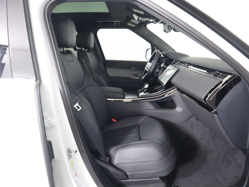 Thumbnail: 2025 Land Rover Range Rover Sport - 22