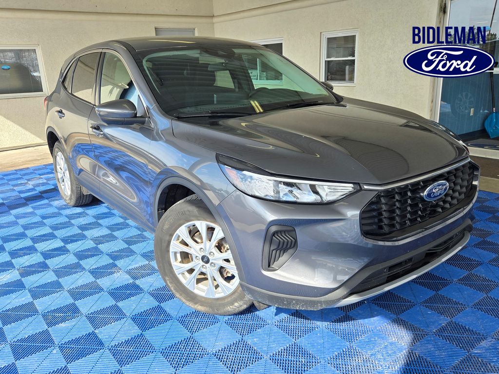 Carbonized Gray Metallic 2023 Ford Escape Active AWD SUV / Crossover All-Wheel Drive 8-Speed Automatic