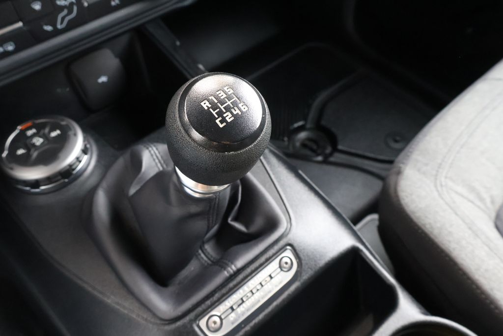 Thumbnail: 2022 Ford Bronco - 22