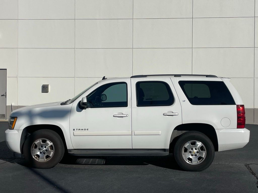 Thumbnail: 2008 Chevrolet Tahoe - 2