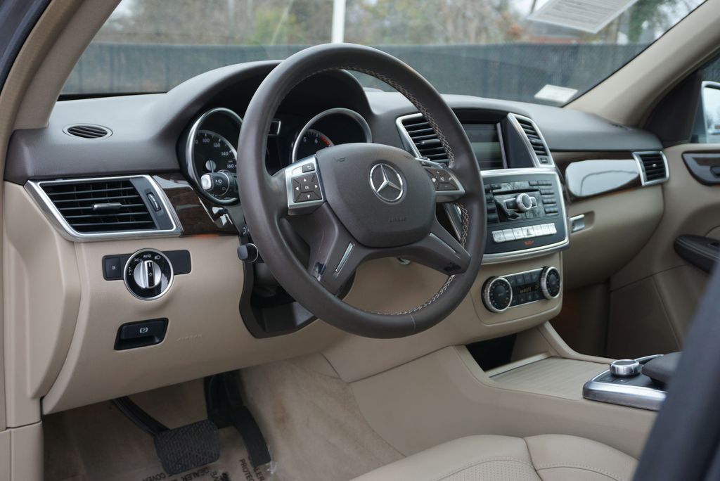 Thumbnail: 2014 Mercedes-Benz M-Class - 10
