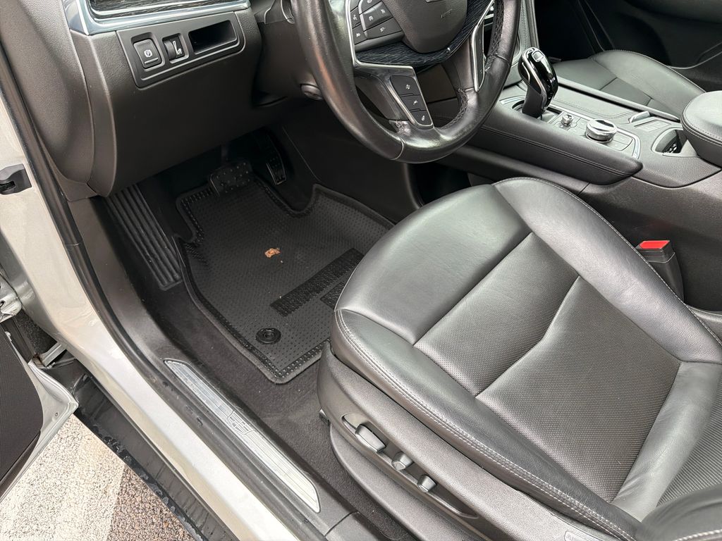 Used 2020 Silver Cadillac Premium Luxury image 21